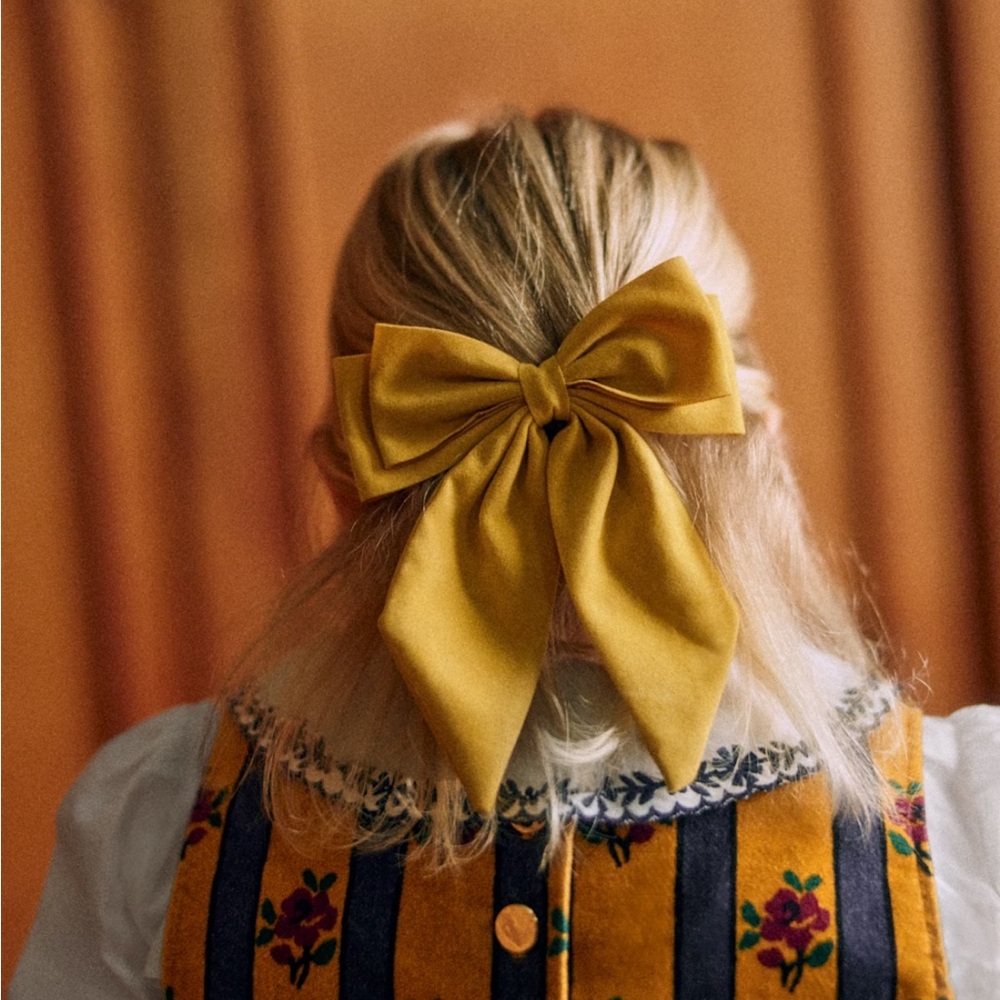NWT Sézane Velvety Saffron Hair Bow Clip